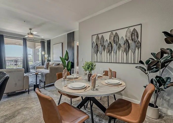 The Comfort Spot 2bd 2ba Pool & Gym Apartment *