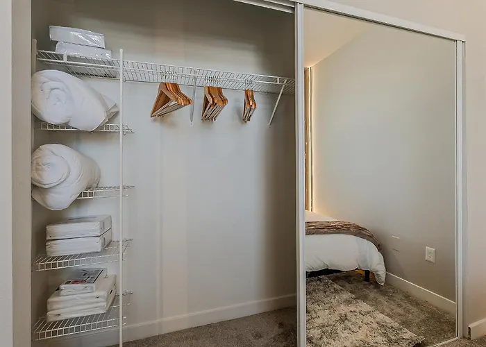 The Comfort Spot 2bd 2ba Pool & Gym * Scottsdale