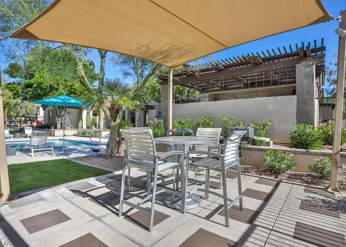 The Comfort Spot 2bd 2ba Pool & Gym Apartment Scottsdale