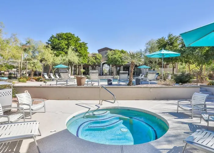 The Comfort Spot 2bd 2ba Pool & Gym Scottsdale
